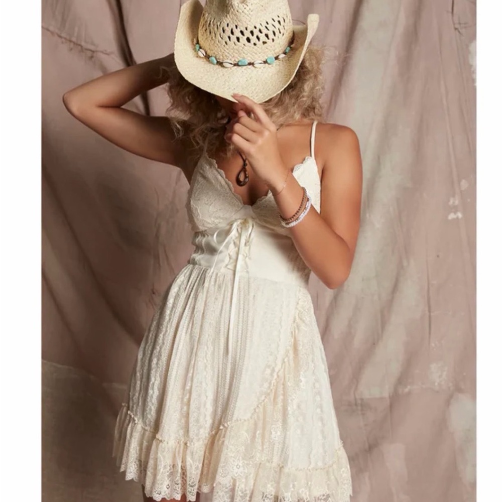 Women's White Backless Lace Midi Dress with V-Neck